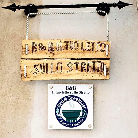 Il Tuo Letto Sullo Stretto לינה וארוחת בוקר 3*