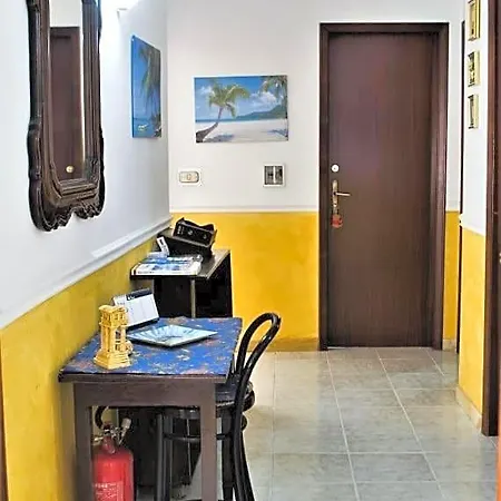 Il Tuo Letto Sullo Stretto לינה וארוחת בוקר רג'יו די קאלאבריה