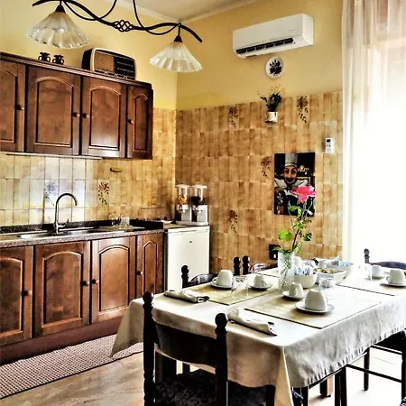 Il Tuo Letto Sullo Stretto