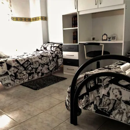 לינה וארוחת בוקר Il Tuo Letto Sullo Stretto 3*