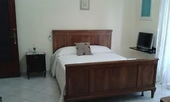 Il Tuo Letto Sullo Stretto