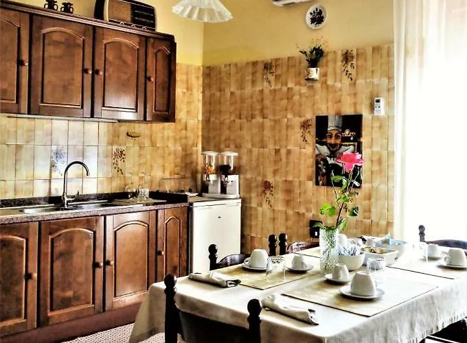 Il Tuo Letto Sullo Stretto